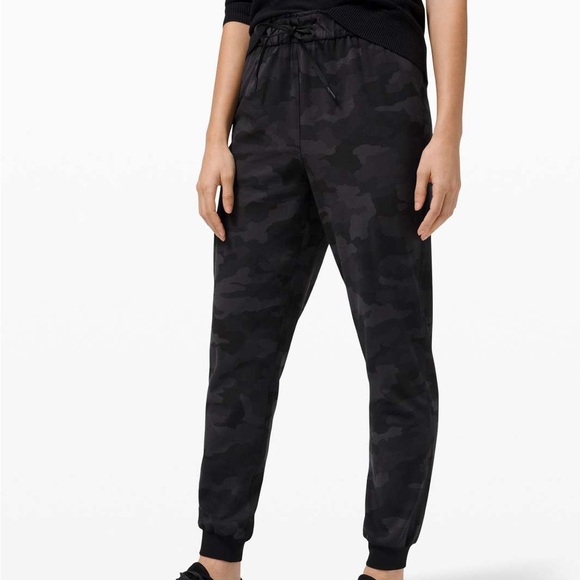 Lululemon Stretch High-Rise Jogger *Shorter Length size 4